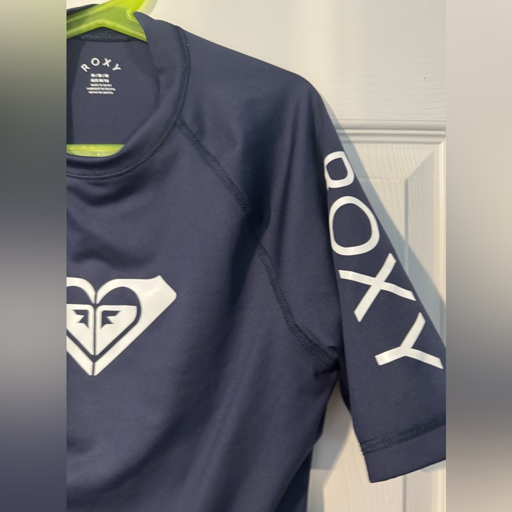 Roxy Woman’s Rashguard - Picture 2 of 4